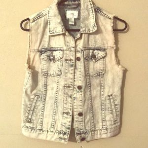 XXI Distressed Denim Vest